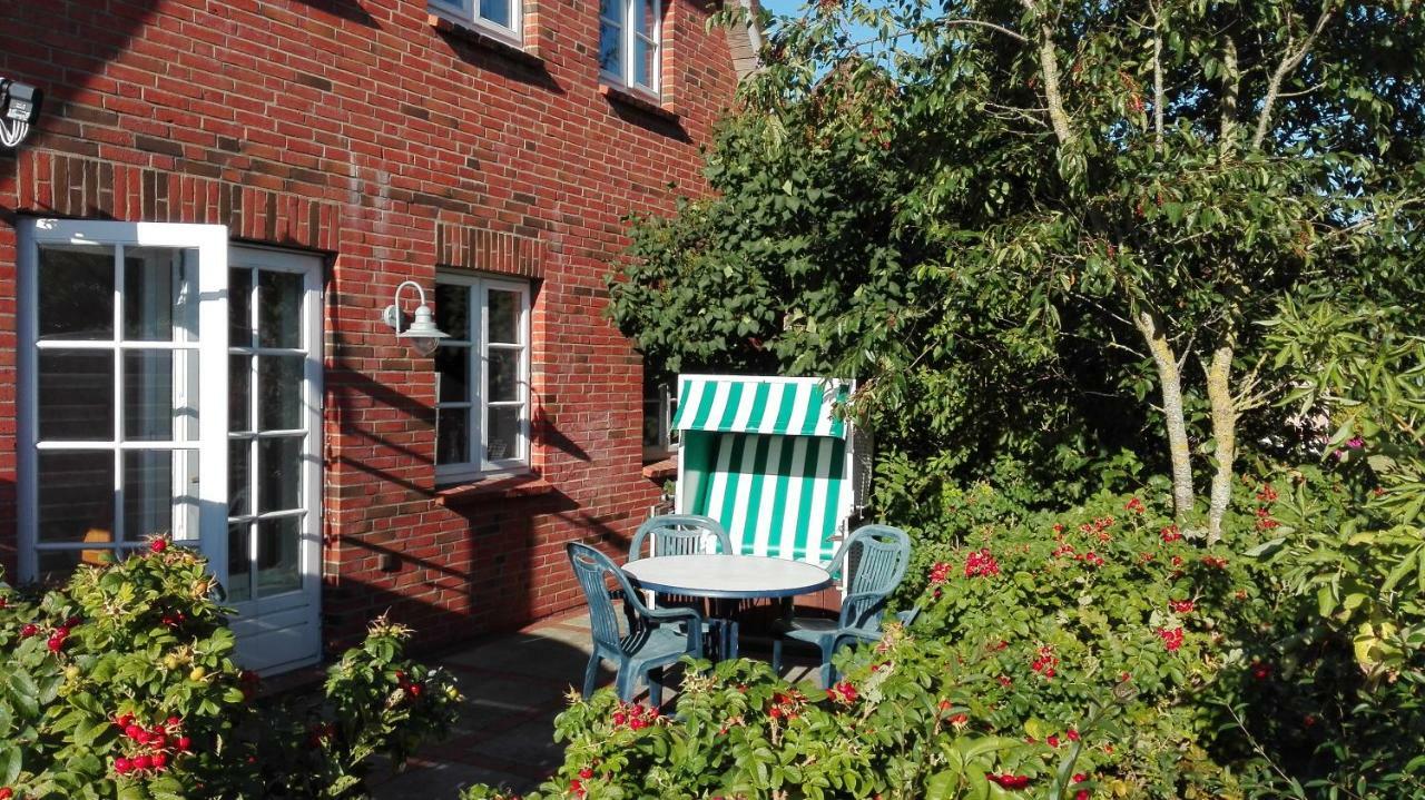 Ferienwohnungen Und Haushaelfte Friesland Midlum  Exterior photo