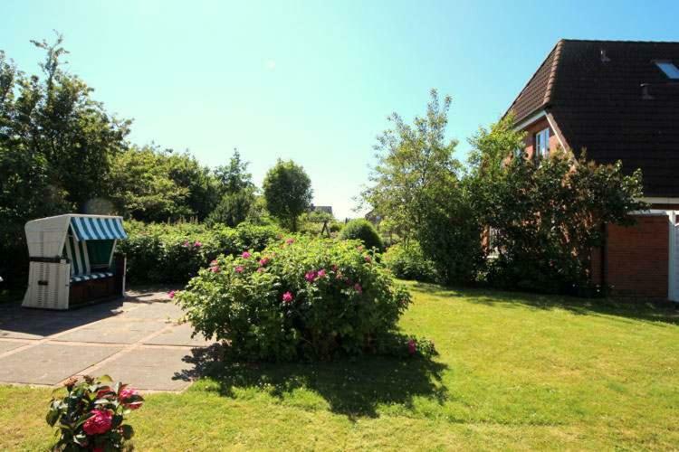 Ferienwohnungen Und Haushaelfte Friesland Midlum  Exterior photo